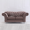 Divano in tessuto marrone stile classico con struttura in legno